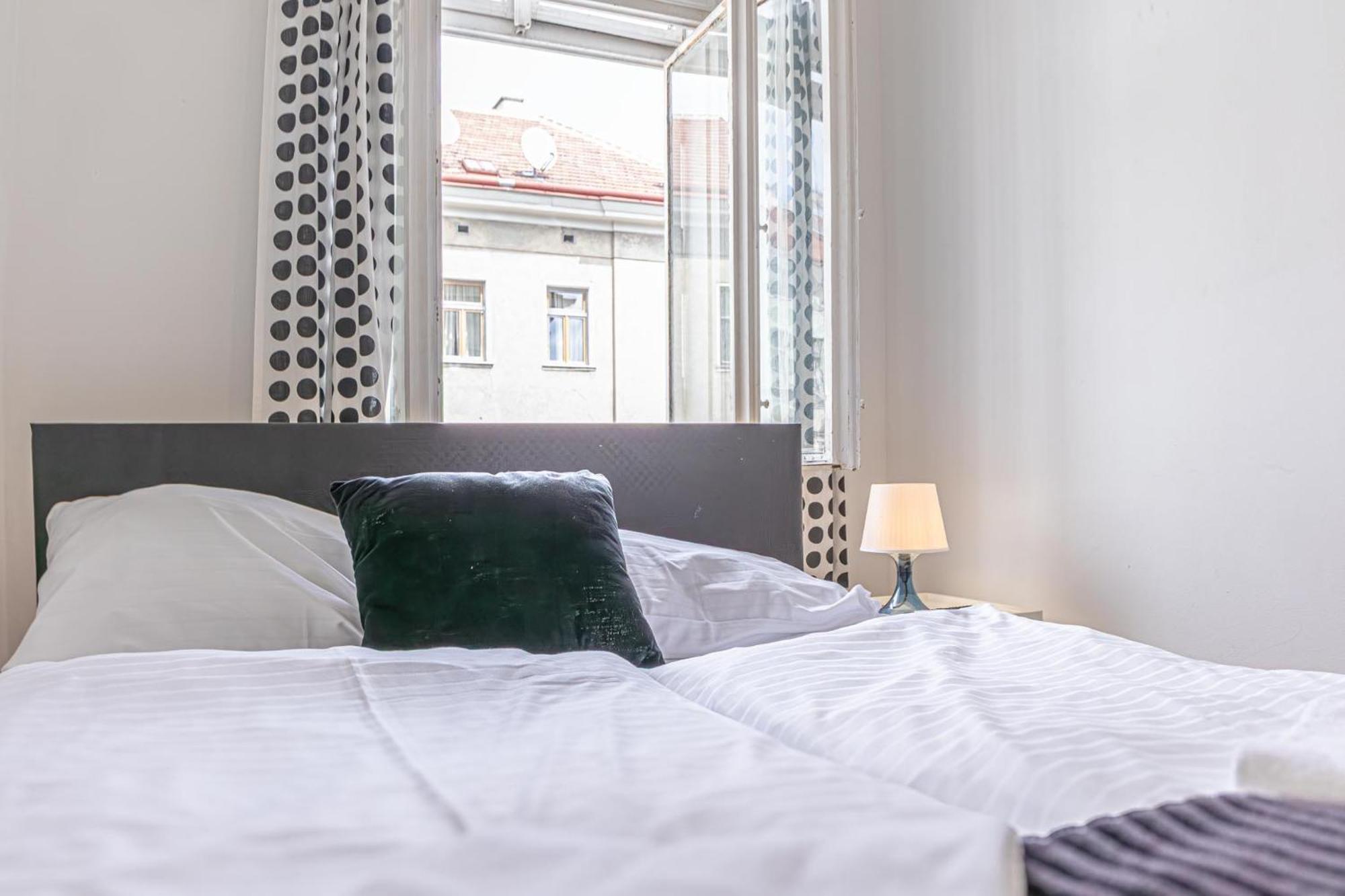 Sweet 3Br Shared Apt Near Wiener Stadthalle & Central Exterior photo