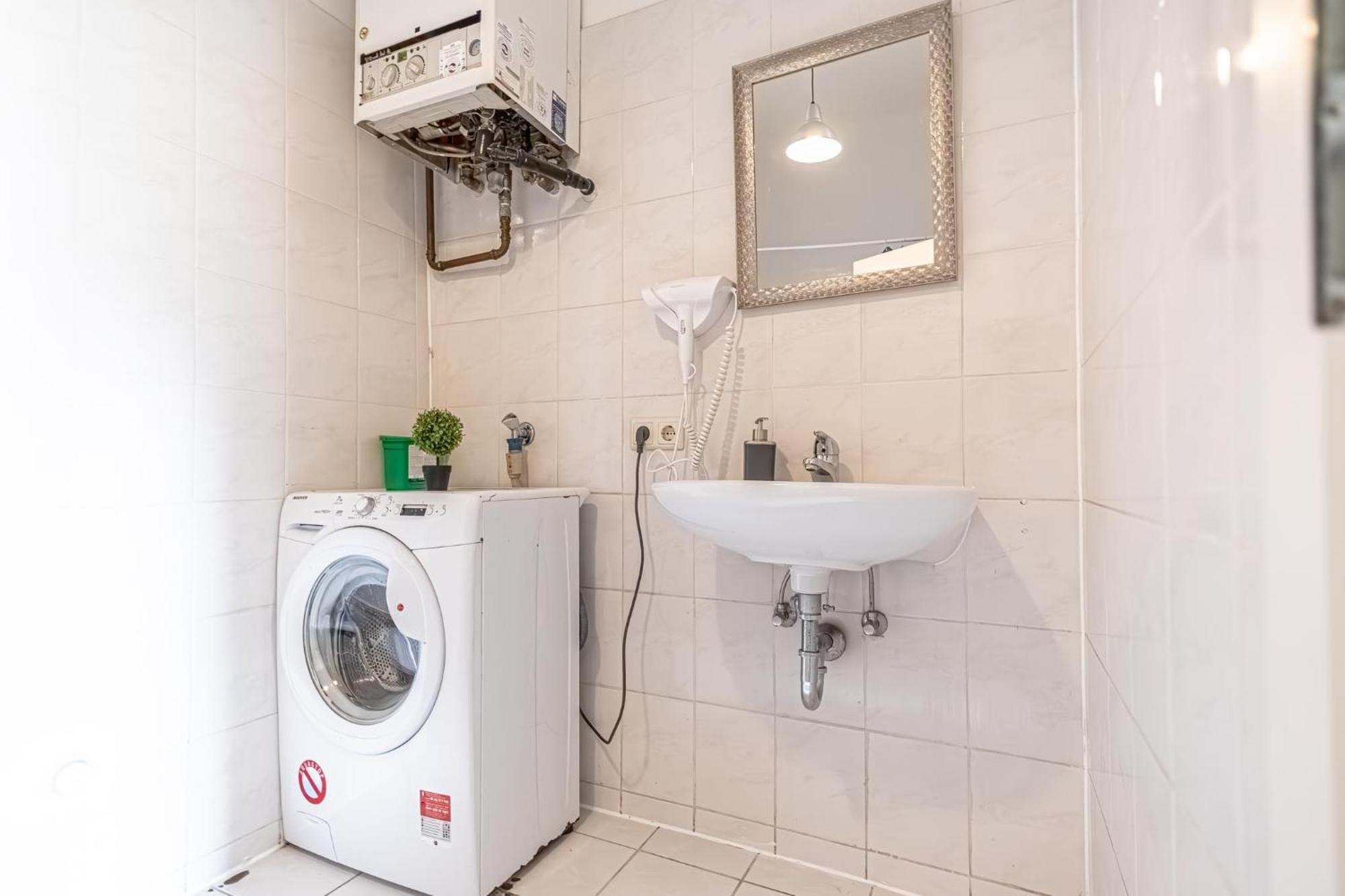 Sweet 3Br Shared Apt Near Wiener Stadthalle & Central Exterior photo
